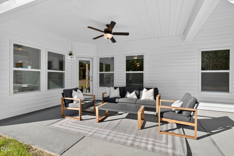 DC 39 Apex Interior-35