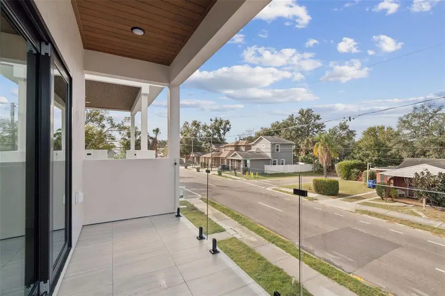Exterior details and patio area of a home in , Tampa (Image 4).
