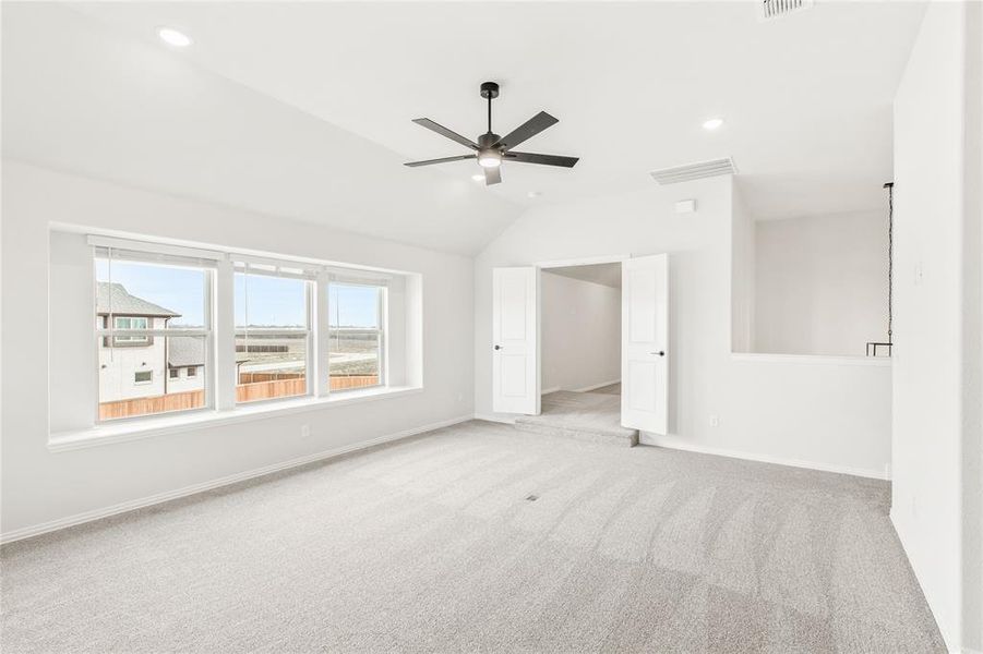 Spacious, unfurnished interior of a new home in Stone River Glen 60s, Royse City (Image 35).