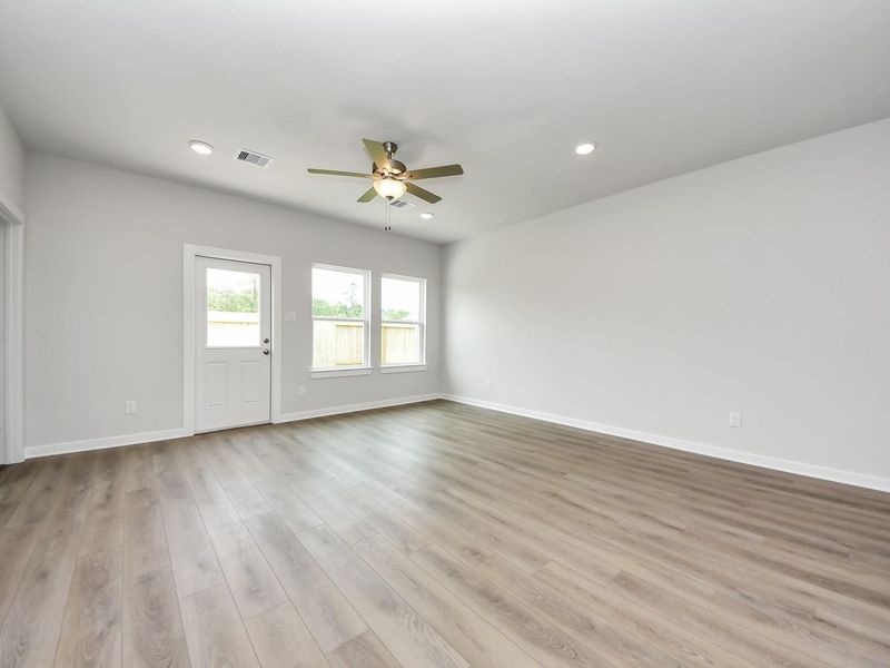 Spacious, unfurnished interior of a new home in The Villages at WestPointe, Dayton (Image 17).