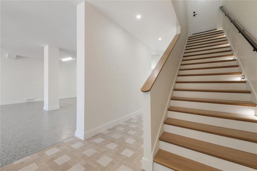 Spacious, unfurnished interior of a new home in , Tampa (Image 41).