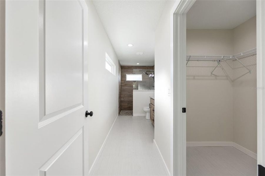 Spacious, unfurnished interior of a new home in , Dunnellon (Image 26).