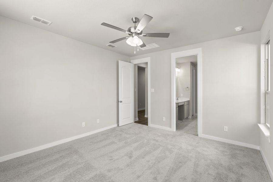 Spacious, unfurnished interior of a new home in Hillside Village 40s, Celina (Image 18).