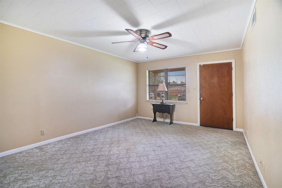 Spacious, unfurnished interior of a new home in , Paris (Image 8).