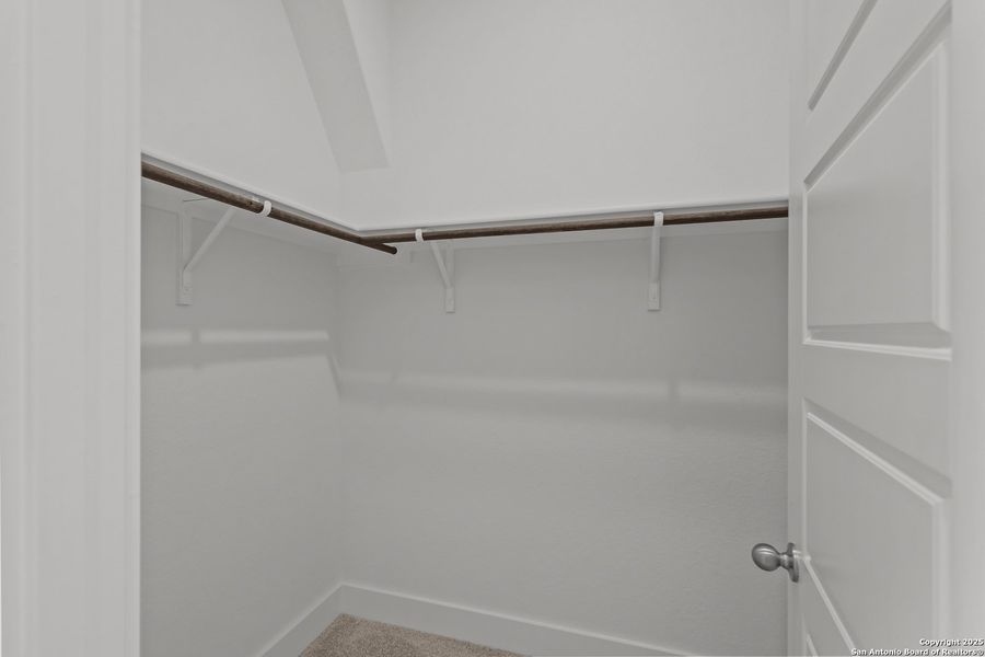 Spacious, unfurnished interior of a new home in Homestead, Schertz (Image 14).