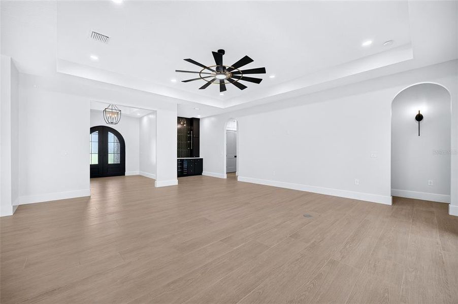 Spacious, unfurnished interior of a new home in , Dade City (Image 47).