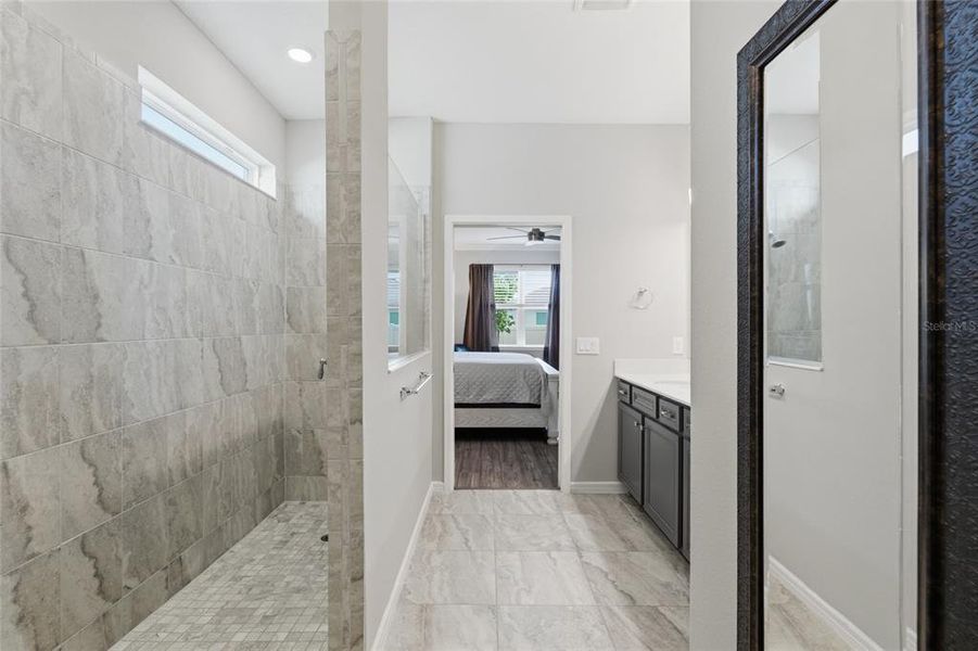 Furnished interior view inside a new home in , Kissimmee (Image 16).