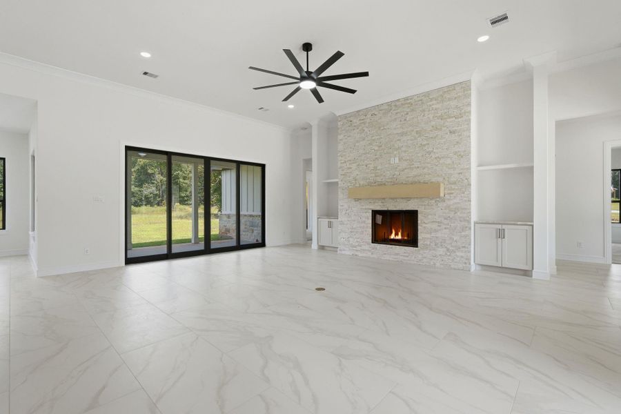 Spacious, unfurnished interior of a new home in , Willis (Image 45).