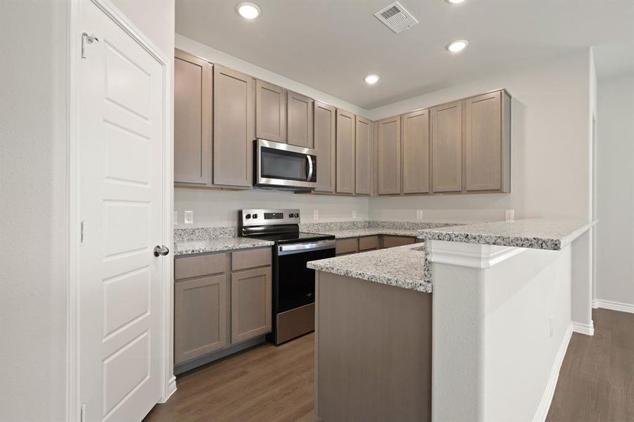 Furnished interior view inside a new home in Deer Creek, Fort Worth (Image 17). Furnished interior view inside a new home in Deer Creek, Fort Worth (Image 17).
