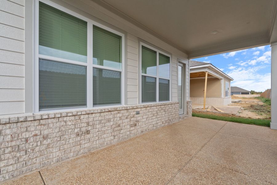 Exterior details and patio area of a home in Myers Park, Arlington (Image 4).