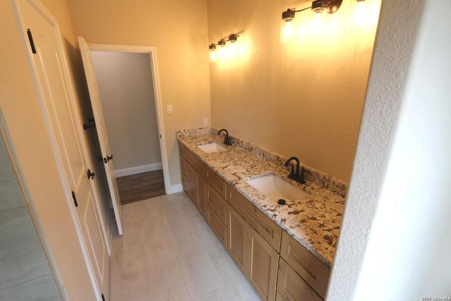 Furnished interior view inside a new home in , Floresville (Image 9).