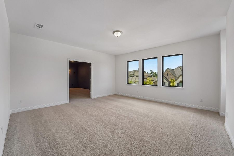 Spacious, unfurnished interior of a new home in Evergreen 70', Conroe (Image 34).