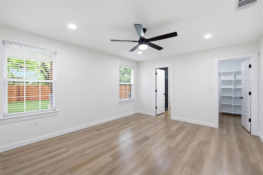 Spacious, unfurnished interior of a new home in , Waco (Image 10).