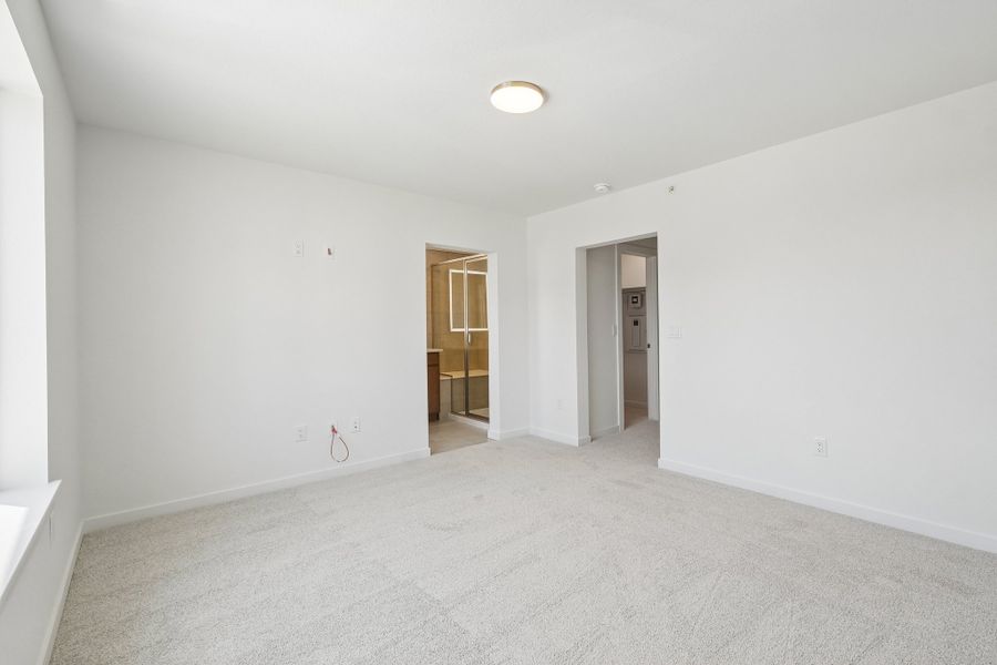 Spacious, unfurnished interior of a new home in The Vistas at West Mesa, Colorado Springs (Image 14).