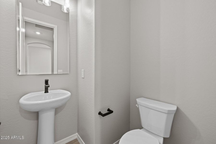 26)POWDER ROOM 26)POWDER ROOM