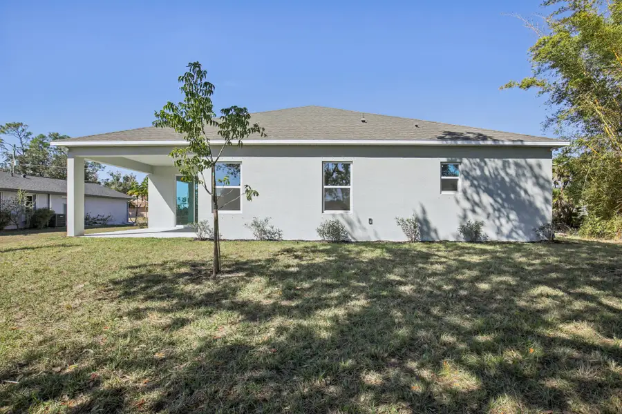 Representative exterior details of a home built from the Melody by Maronda Homes in Port St. John, Cocoa (Image 20).