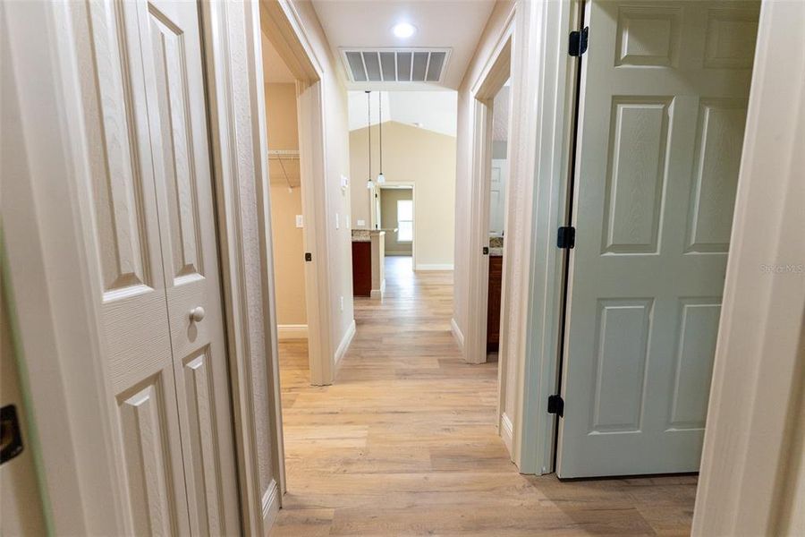 Spacious, unfurnished interior of a new home in Marion Oaks, Ocala (Image 37).