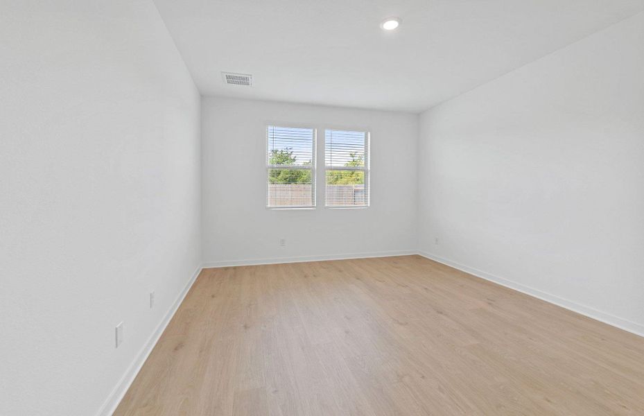 Spacious, unfurnished interior of a new home in County View, Temple (Image 16). Spacious, unfurnished interior of a new home in County View, Temple (Image 16).