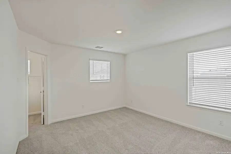 Spacious, unfurnished interior of a new home in , San Antonio (Image 7).