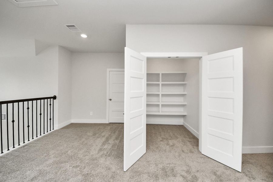 Representative model home photos shown for illustrative purposes only. Actual home, features, and finishes may vary. Home is currently under construction.