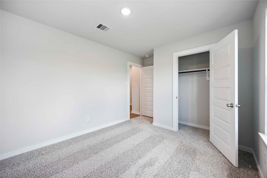 Spacious, unfurnished interior of a new home in The Villages at Westpointe, Dayton (Image 10).