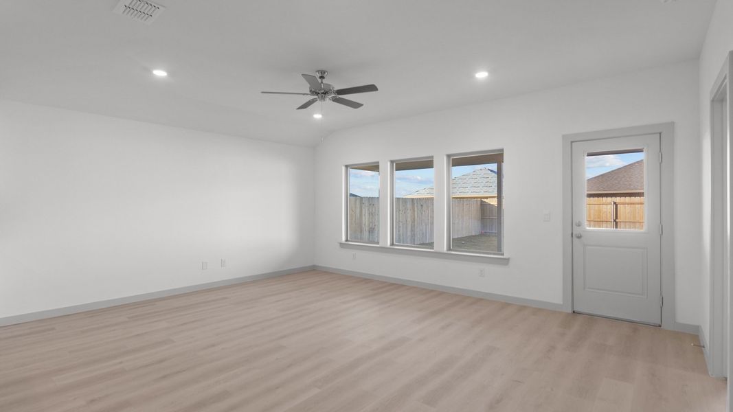Representative unfurnished interior of a home built from the The Justin by D.R. Horton in Everest Heights, Lubbock (Image 10). Representative unfurnished interior of a home built from the The Justin by D.R. Horton in Everest Heights, Lubbock (Image 10).