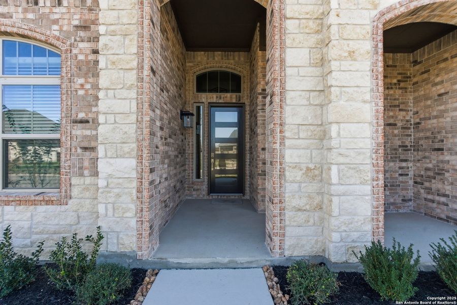 Exterior details and patio area of a home in Mesa Western, Cibolo (Image 4).