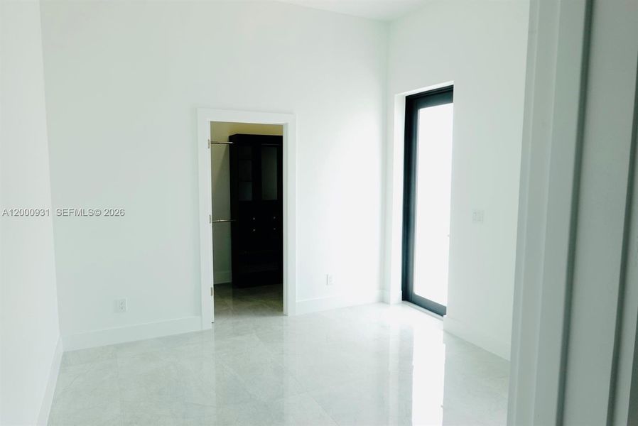 Spacious, unfurnished interior of a new home in , Port Charlotte (Image 26).
