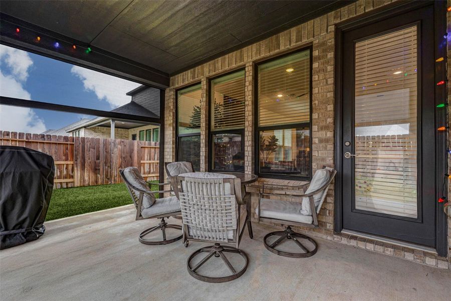 Exterior details and patio area of a home in Katy Court, Katy (Image 4).