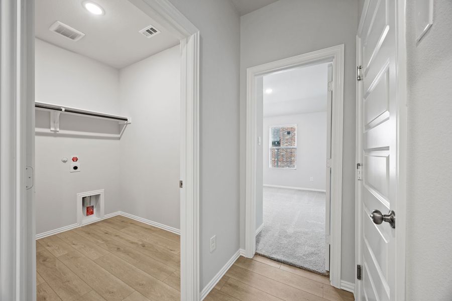 Spacious, unfurnished interior of a new home in Rolling Ridge, Van Alstyne (Image 19).