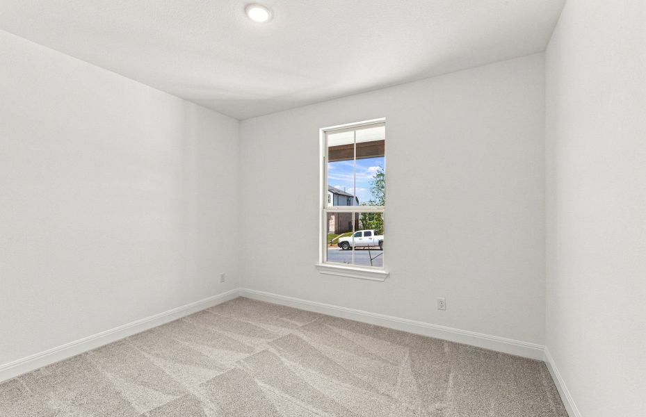 Spacious, unfurnished interior of a new home in Saddleback at Santa Rita Ranch, Liberty Hill (Image 16).