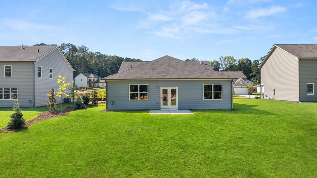 Representative exterior details of a home built from the Cali by D.R. Horton in Fairhaven, Lithia Springs (Image 4).