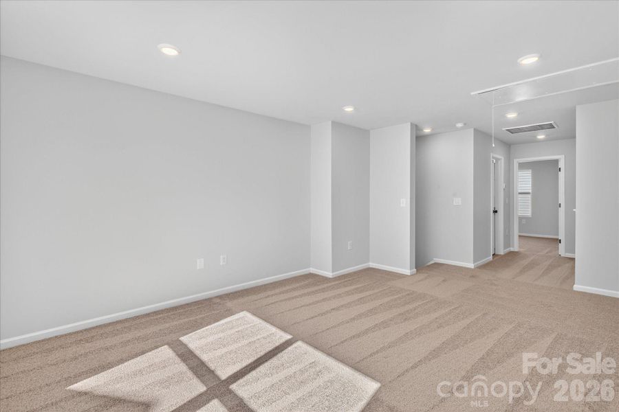Spacious, unfurnished interior of a new home in Stagecoach Station, Gastonia (Image 19). Spacious, unfurnished interior of a new home in Stagecoach Station, Gastonia (Image 19).