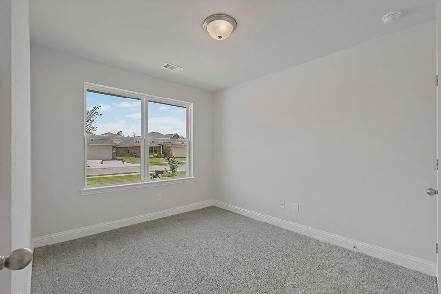 Spacious, unfurnished interior of a new home in Grand Oaks Reserve, Cleveland (Image 25).