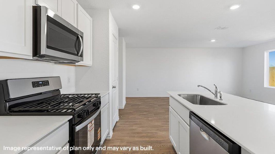Furnished interior view inside a new home in Blue Ridge Ranch, San Antonio (Image 9). Furnished interior view inside a new home in Blue Ridge Ranch, San Antonio (Image 9).