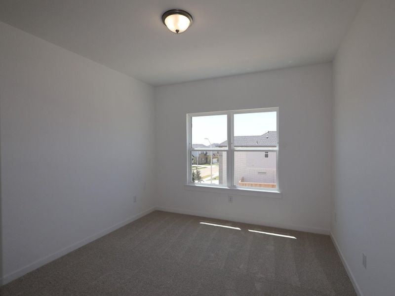 Spacious, unfurnished interior of a new home in Edgewood, Leander (Image 9).