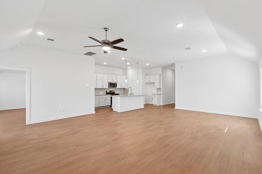 Spacious, unfurnished interior of a new home in Moran Ranch, Willis (Image 7). Spacious, unfurnished interior of a new home in Moran Ranch, Willis (Image 7).