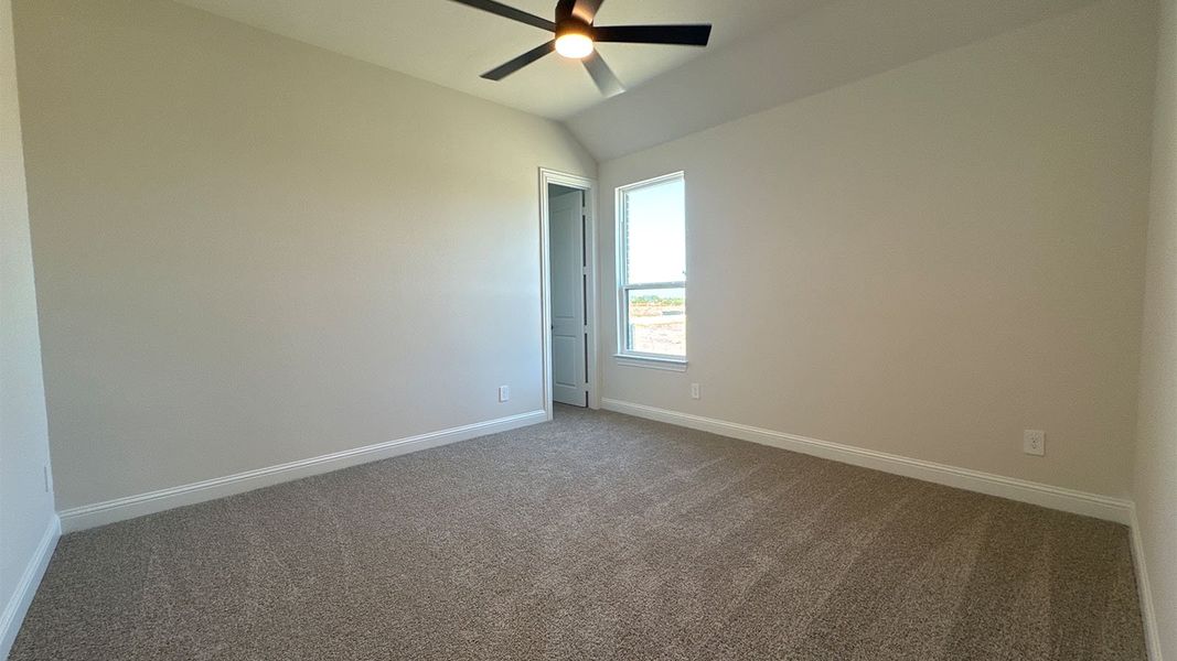 Spacious, unfurnished interior of a new home in Peachtree Meadows, Rockwall (Image 19).