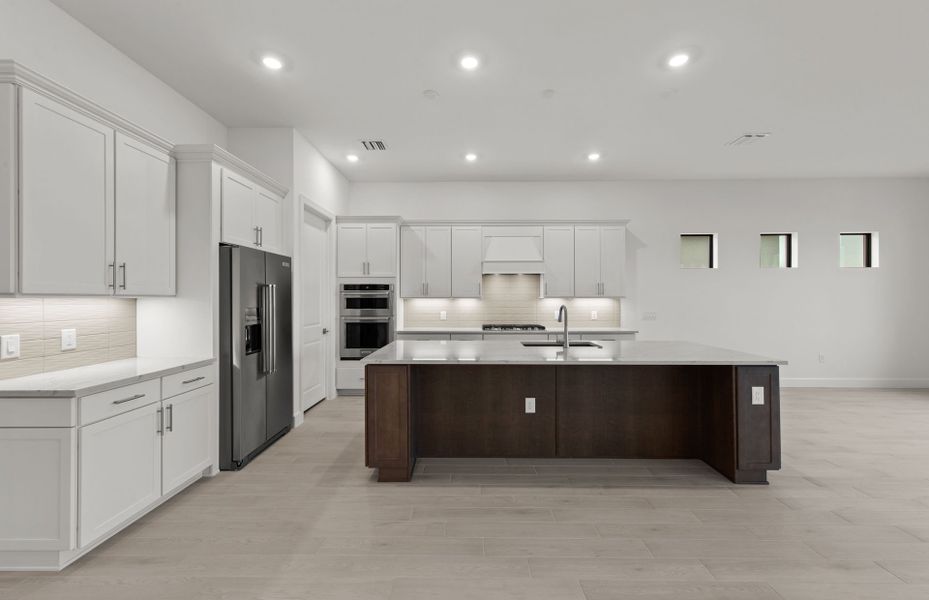 Furnished interior view inside a new home in Del Webb Catalina, Lakewood Ranch (Image 8).