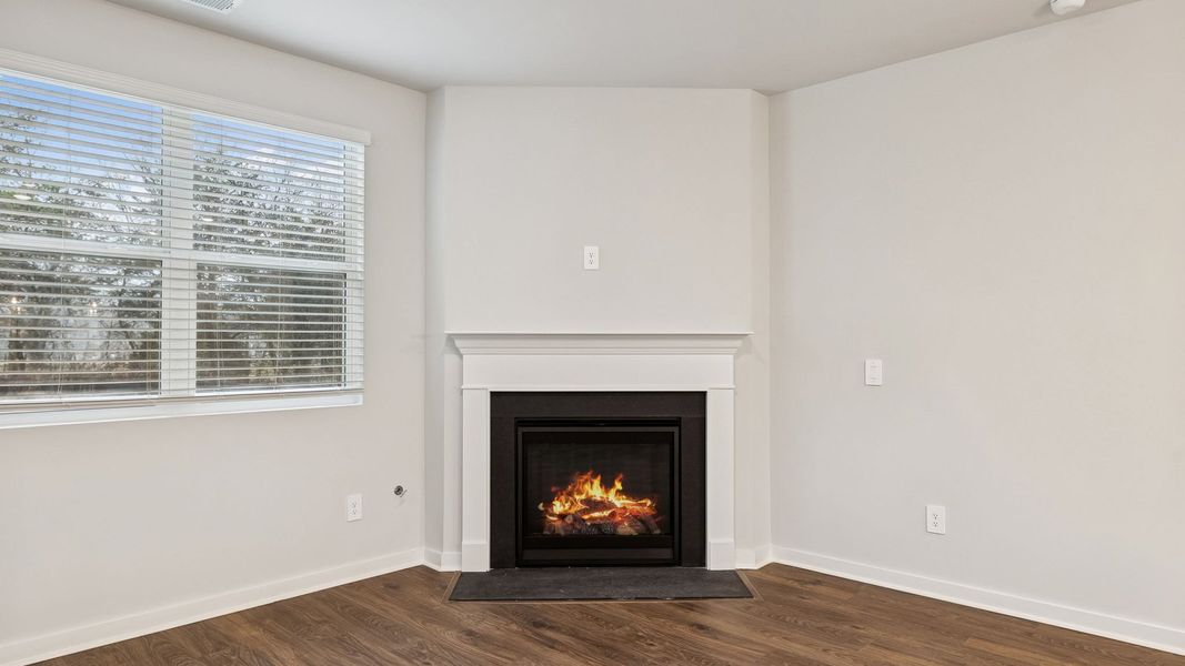 Spacious, unfurnished interior of a new home in Reserve at Hickory Ridge, Columbia (Image 32).