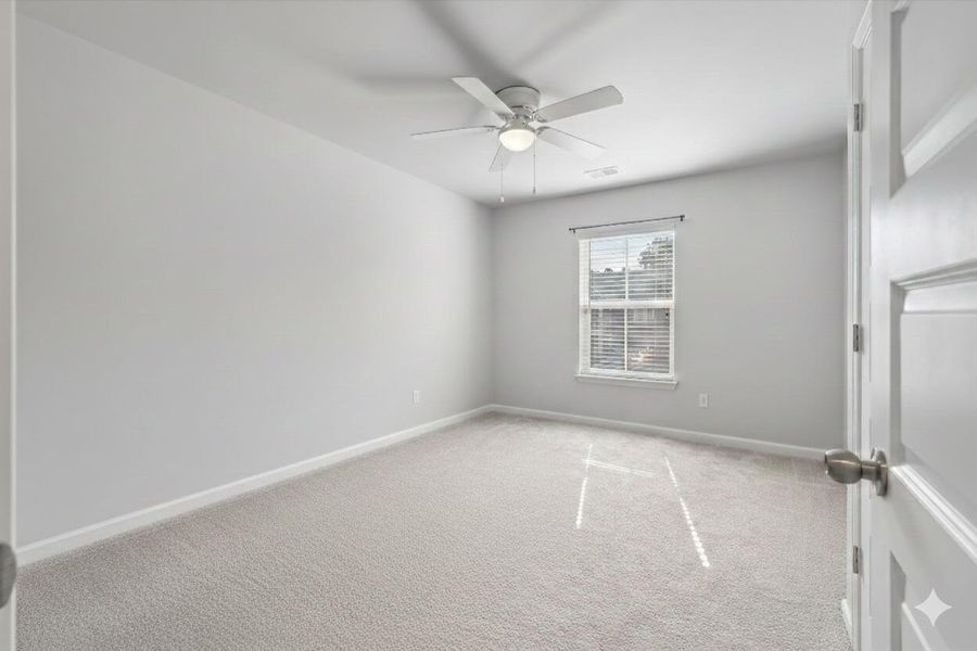 Spacious, unfurnished interior of a new home in Sweetgrass at Summers Corner, Summerville (Image 27).