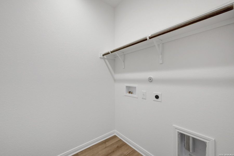 Spacious, unfurnished interior of a new home in Greenspoint Heights, Seguin (Image 24).