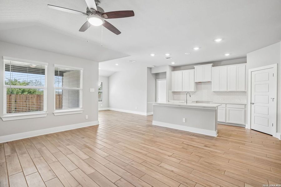 Spacious, unfurnished interior of a new home in Carmel Ranch, Schertz (Image 29). Spacious, unfurnished interior of a new home in Carmel Ranch, Schertz (Image 29).