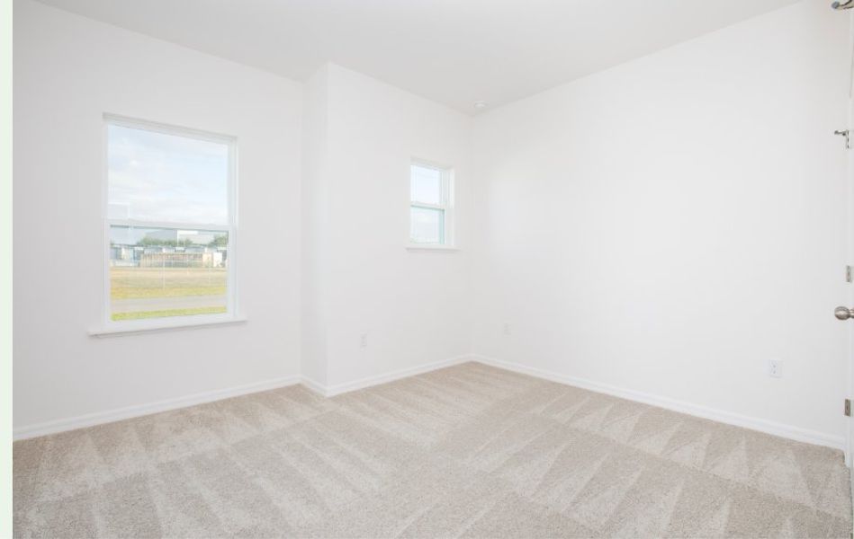 Spacious, unfurnished interior of a new home in Cape Coral, Cape Coral (Image 11).