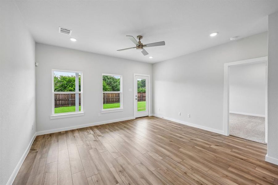 Spacious, unfurnished interior of a new home in Overland Grove, Forney (Image 25).