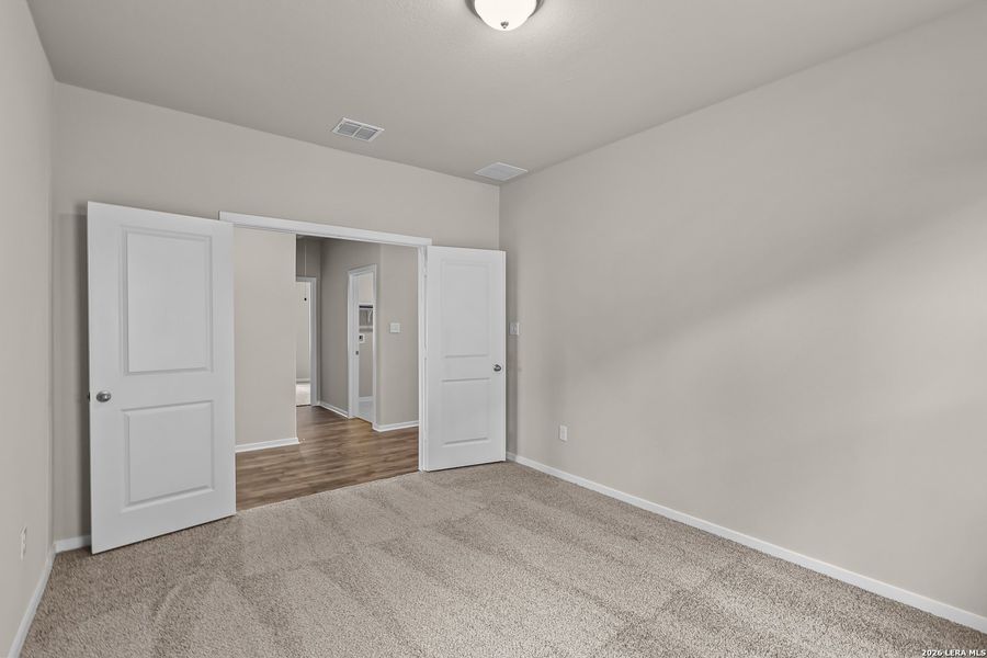 Spacious, unfurnished interior of a new home in Garden Grove, San Antonio (Image 21).
