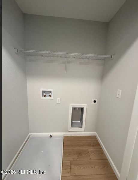 Spacious, unfurnished interior of a new home in , Jacksonville (Image 14).