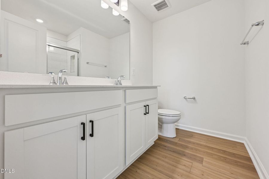 27-web-or-mls-210 Parker Lane-S0503-027