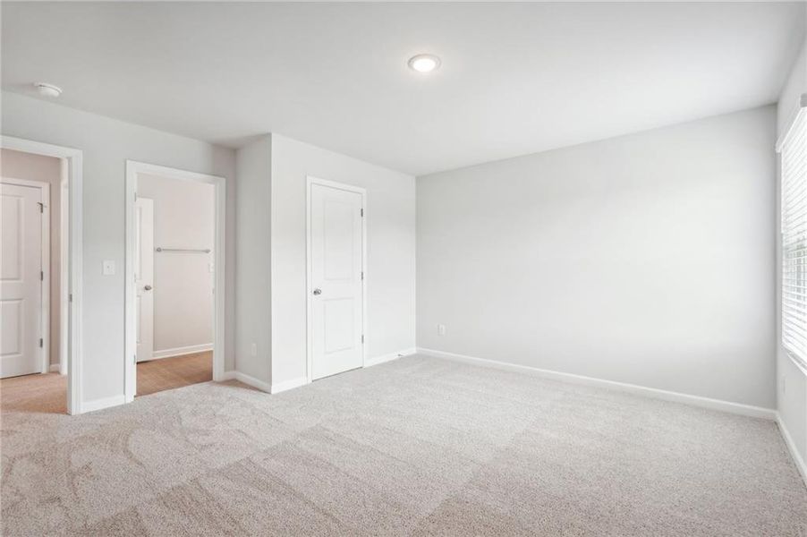 Spacious, unfurnished interior of a new home in Fairview Lake, Conyers (Image 35). Spacious, unfurnished interior of a new home in Fairview Lake, Conyers (Image 35).