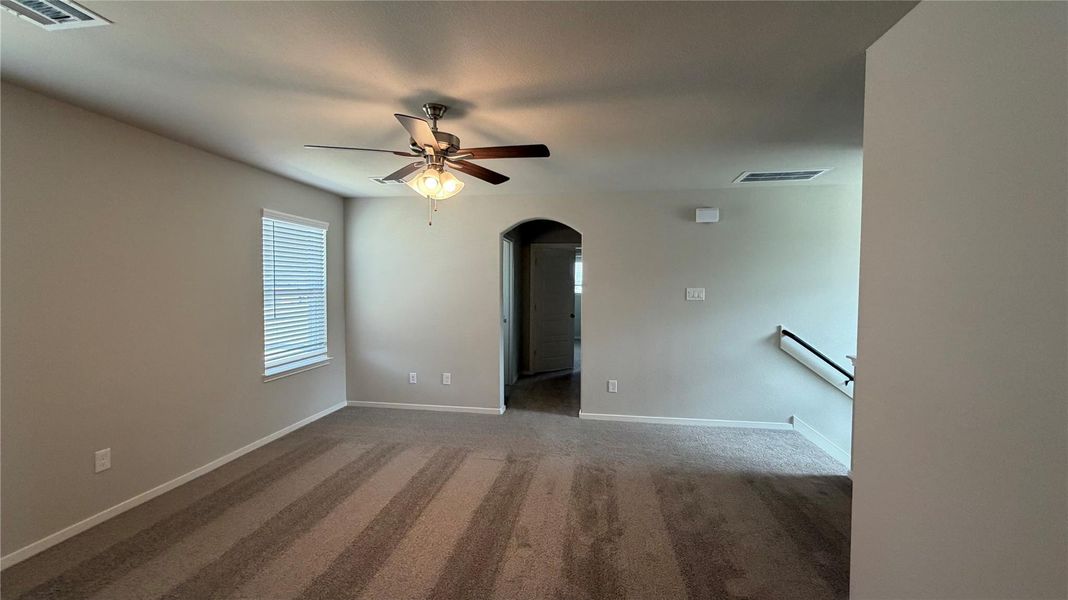 Spacious, unfurnished interior of a new home in River Ranch, Dayton (Image 9).